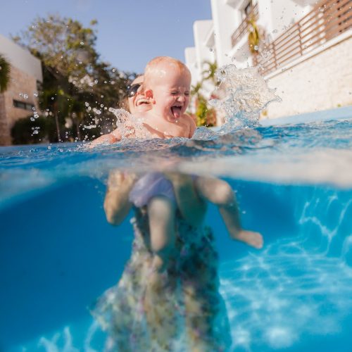 mexico wedding photographer takes baby splashing