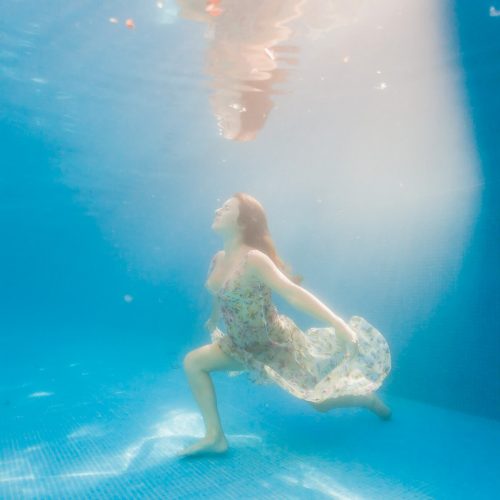 Mexico wedding photographer underwater iimage