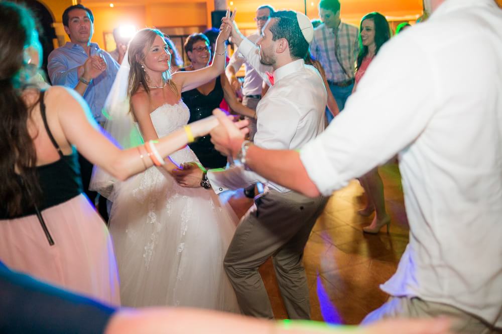 Jewish couple dancing at Riviera Maya wedding