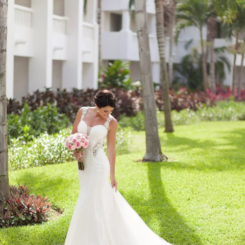 Bride portrait at wedding in Playa del Carmen