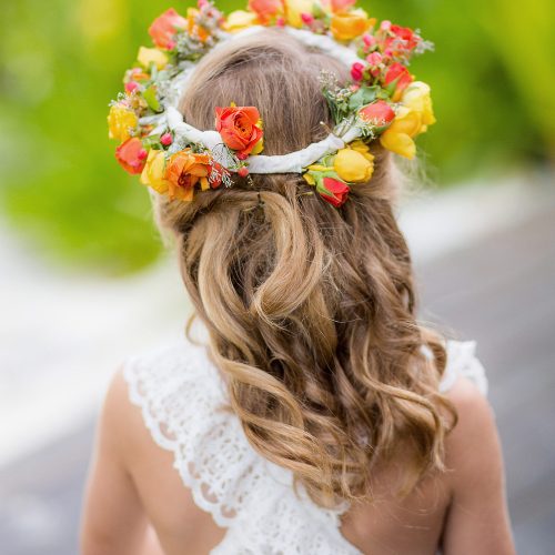 Flower girls headband before wedding in Tulum.