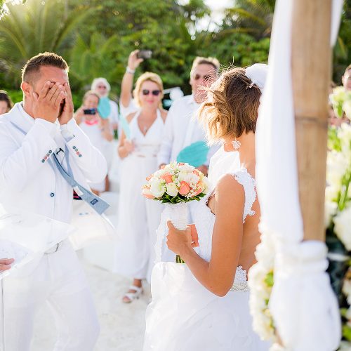 Groom can't believe his eyes after bride walks down aisle