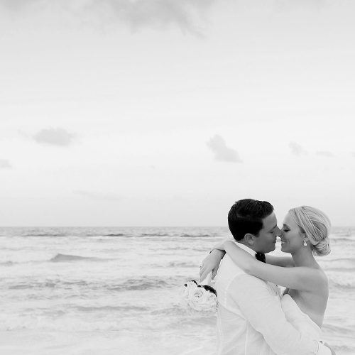 Black and White wedding photography at Hard Rock Cancun beach wedding