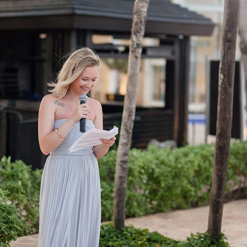 Bridesmaid giving speech at Azul Fives Hotel, Riviera Maya wedding